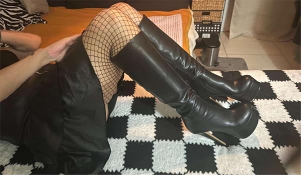 Lara Fesses Genereuses